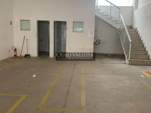 Galpão / Barracão com 200m², para alugar, no bairro Vila Regente Feijó em São Paulo