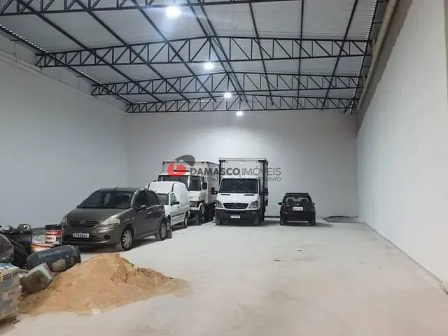 Galpão / Barracão com 700m², para alugar, no bairro Prosperidade em São Caetano do Sul