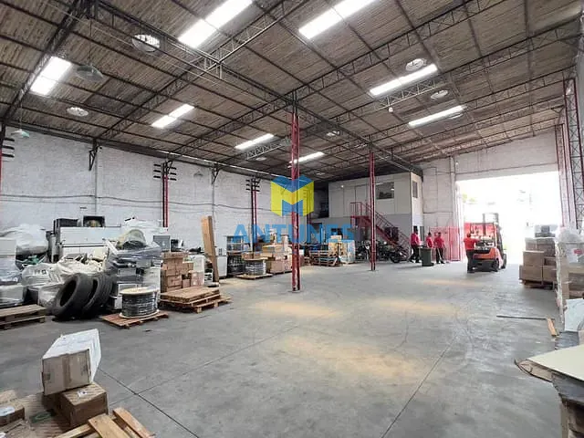 Galpão / Barracão com 450m², para alugar, no bairro Imbiribeira em Recife