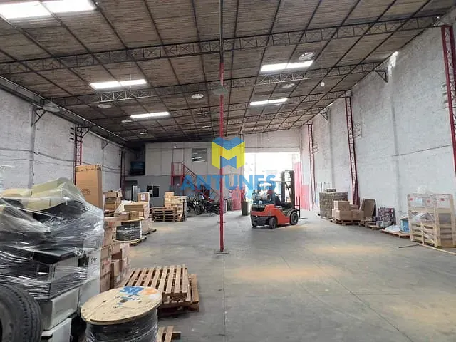 Galpão / Barracão com 450m², para alugar, no bairro Imbiribeira em Recife