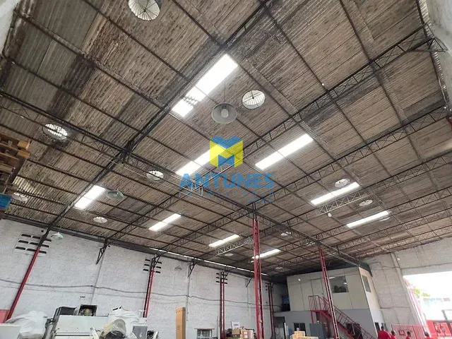 Galpão / Barracão com 450m², para alugar, no bairro Imbiribeira em Recife