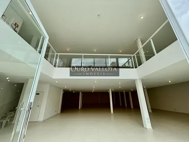 Galpão / Barracão com 800m², para alugar, no bairro Moema em São Paulo