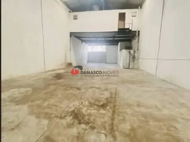 Galpão / Barracão à venda, no bairro Vila Palmares em Santo André