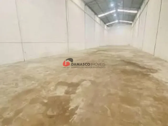 Galpão / Barracão à venda, no bairro Vila Palmares em Santo André