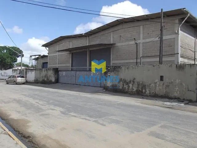 Galpão / Barracão com 700m², para alugar, no bairro Jardim Jordão em Jaboatão dos Guararapes