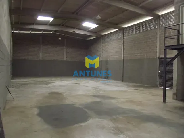Galpão / Barracão com 700m², para alugar, no bairro Jardim Jordão em Jaboatão dos Guararapes
