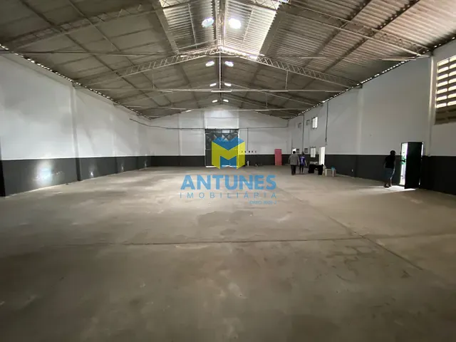 Galpão / Barracão com 650m², para alugar, no bairro Boa Viagem em Recife