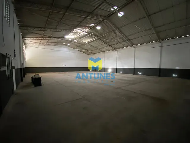 Galpão / Barracão com 650m², para alugar, no bairro Boa Viagem em Recife