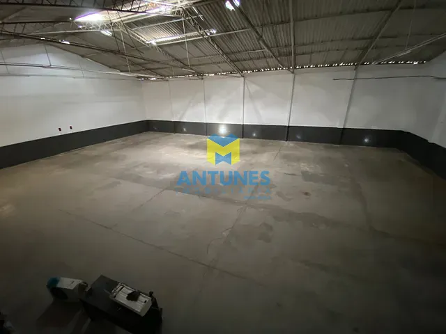 Galpão / Barracão com 650m², para alugar, no bairro Boa Viagem em Recife