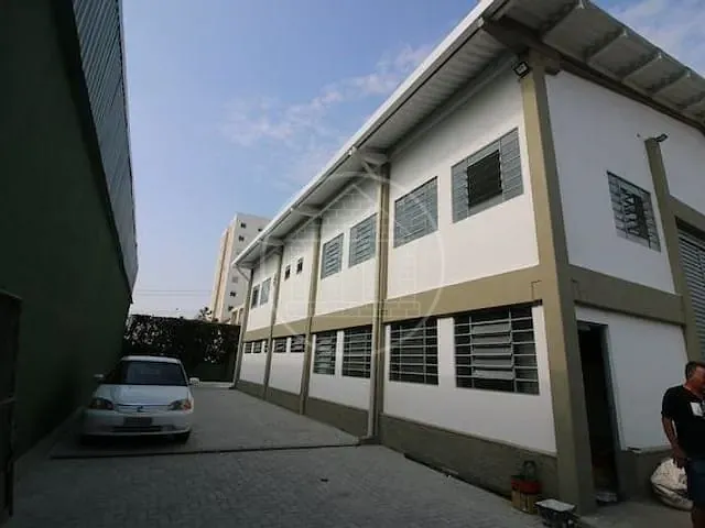 Galpão / Barracão com 656m², para alugar, no bairro Interlagos em São Paulo