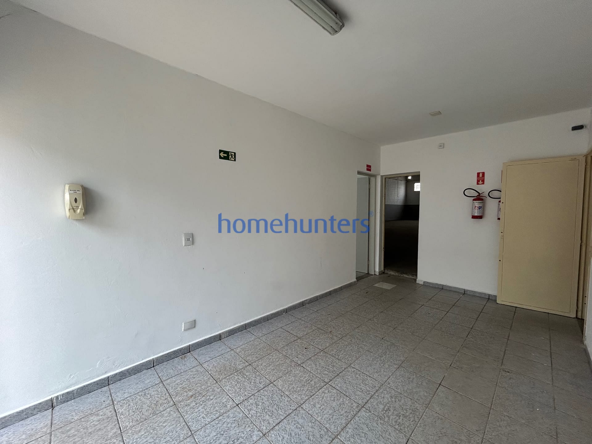 Depósito-Galpão-Armazém à venda e aluguel, 800m² - Foto 2