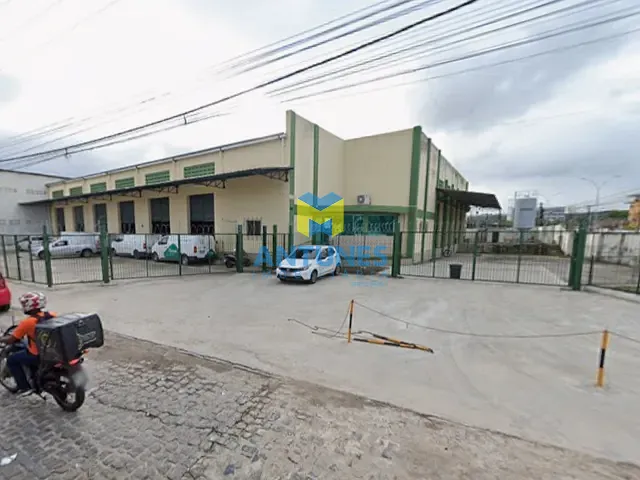 Galpão / Barracão com 1500m², para alugar, no bairro Várzea em Recife