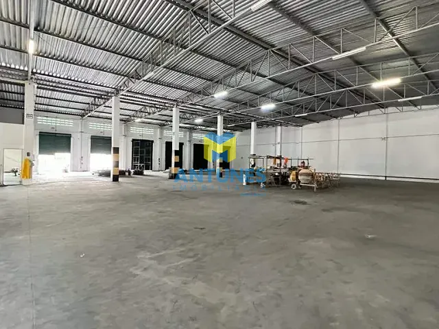Galpão / Barracão com 1500m², para alugar, no bairro Várzea em Recife