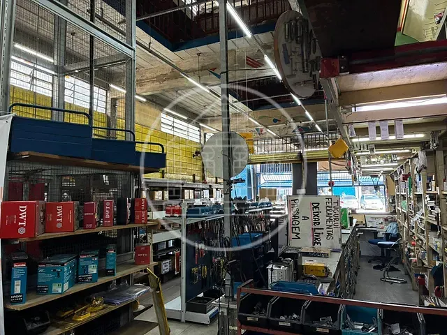 Prédio com 140m², para alugar, no bairro Parque América em São Paulo