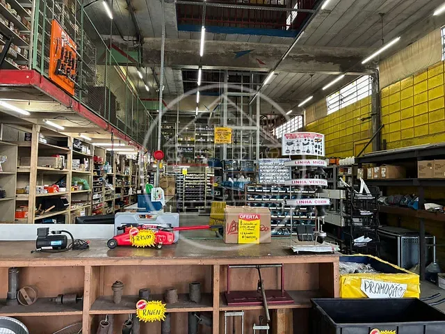 Prédio com 140m², para alugar, no bairro Parque América em São Paulo