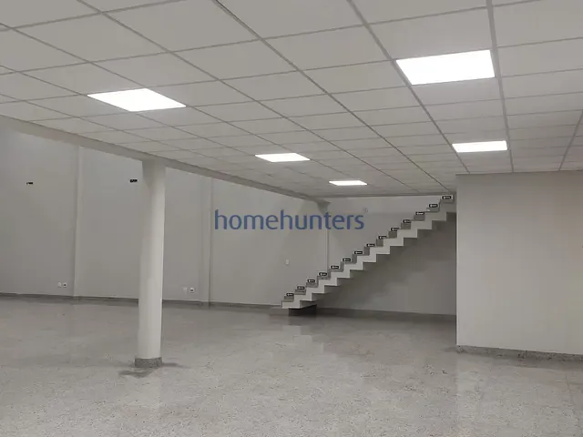 Galpão / Barracão com 356m², para alugar, no bairro Loteamento Industrial Veccon Zeta em Sumaré