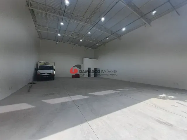 Galpão / Barracão com 210m², para alugar, no bairro Santo Antônio em São Caetano do Sul