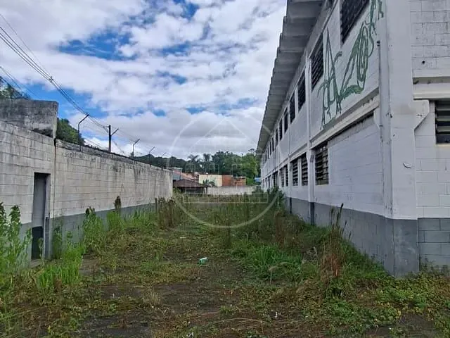 Galpão / Barracão com 10000m², para alugar, no bairro Jardim Casa Grande em São Paulo