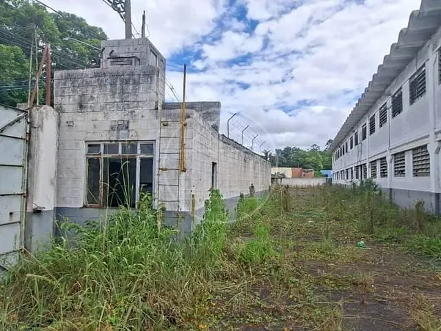 Galpão / Barracão com 10000m², para alugar, no bairro Jardim Casa Grande em São Paulo