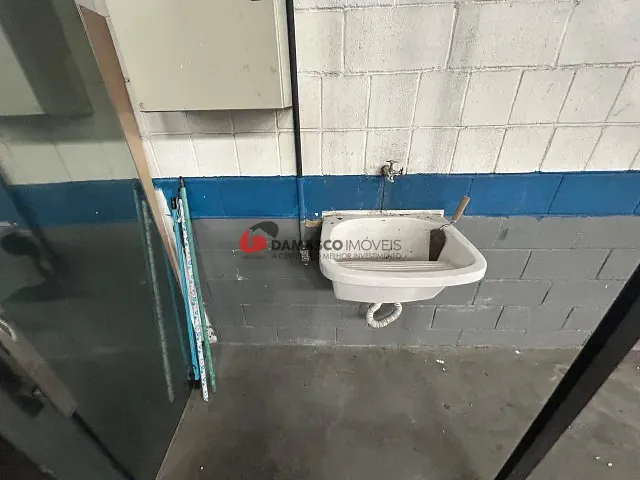 Galpão / Barracão com 200m², para alugar, no bairro Prosperidade em São Caetano do Sul