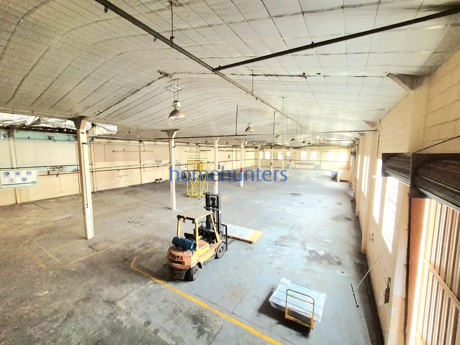Depósito-Galpão, 1043 m² - Foto 1