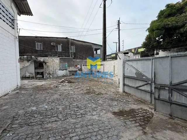Galpão / Barracão com 650m², para alugar, no bairro Imbiribeira em Recife