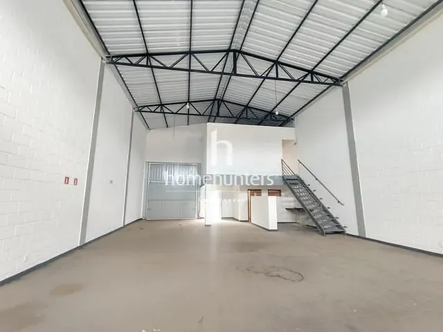 Galpão / Barracão com 250m², para alugar, no bairro Swiss Park em Campinas