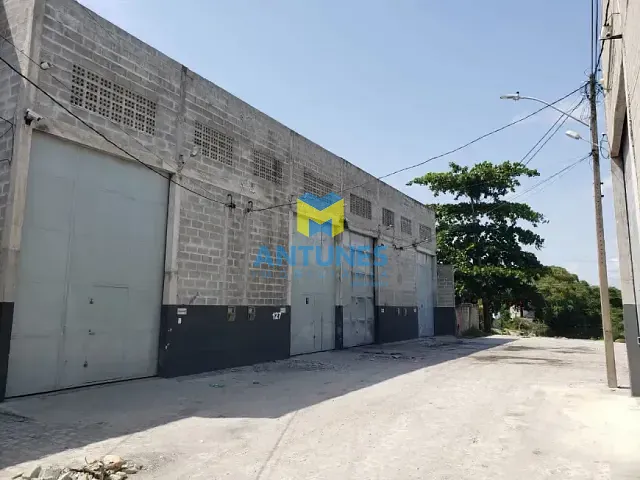 Galpão / Barracão com 200m², para alugar, no bairro Imbiribeira em Recife