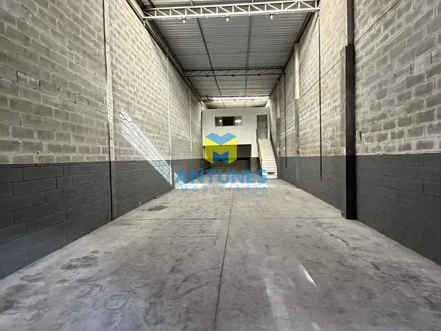 Galpão / Barracão com 200m², para alugar, no bairro Imbiribeira em Recife