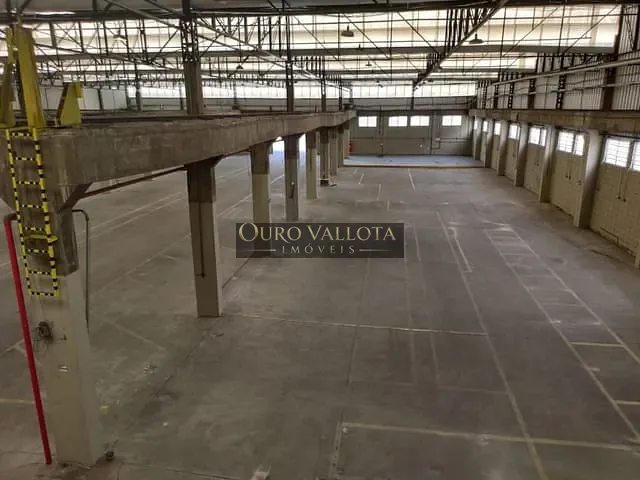 Galpão / Barracão com 5400m², para alugar, no bairro Vila Guilherme em São Paulo