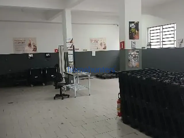 Galpão / Barracão com 180m², para alugar, no bairro Vila Pompéia em Campinas