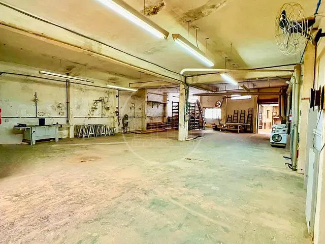 Galpão / Barracão com 552m², para alugar, no bairro Jardim Alpino em São Paulo