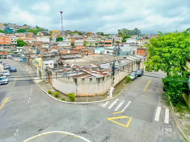 Galpão / Barracão com 552m², para alugar, no bairro Jardim Alpino em São Paulo