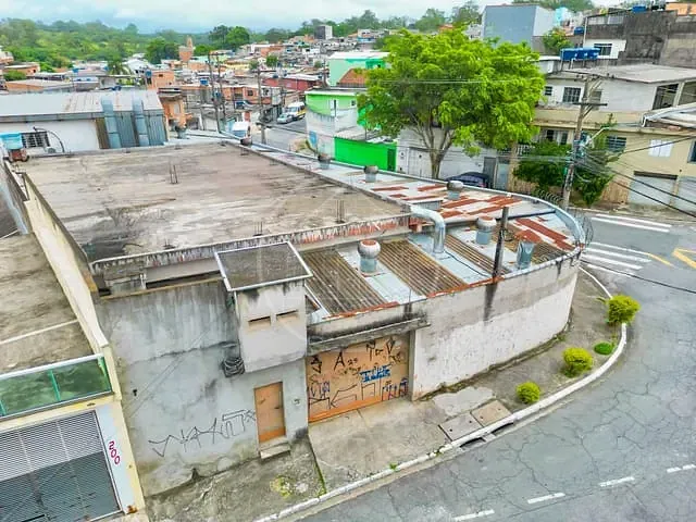 Galpão / Barracão com 552m², para alugar, no bairro Jardim Alpino em São Paulo