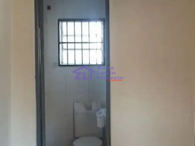 Galpão / Barracão com 600m², para alugar, no bairro Vila Paranaguá em São Paulo