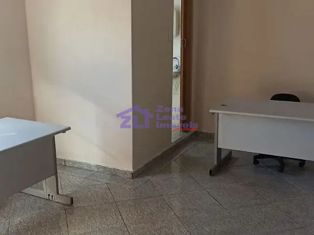 Galpão / Barracão com 600m², para alugar, no bairro Vila Paranaguá em São Paulo