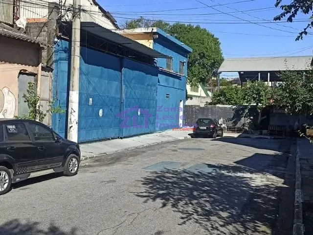 Galpão / Barracão com 600m², para alugar, no bairro Vila Paranaguá em São Paulo