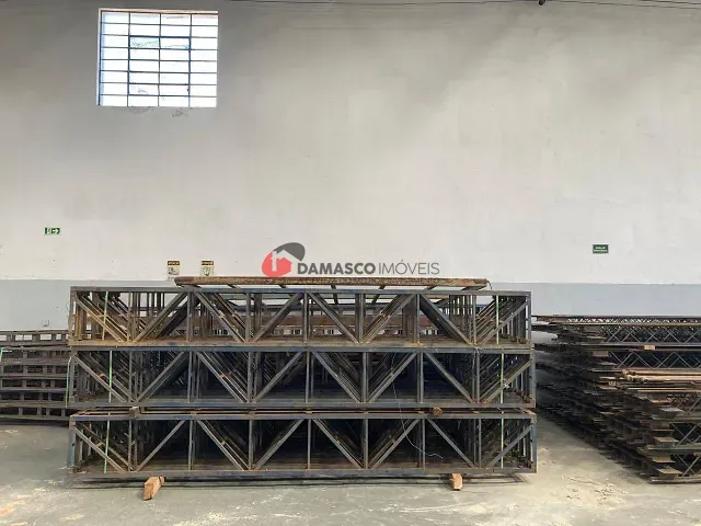 Galpão / Barracão com 800m², para alugar, no bairro Taboão em Diadema