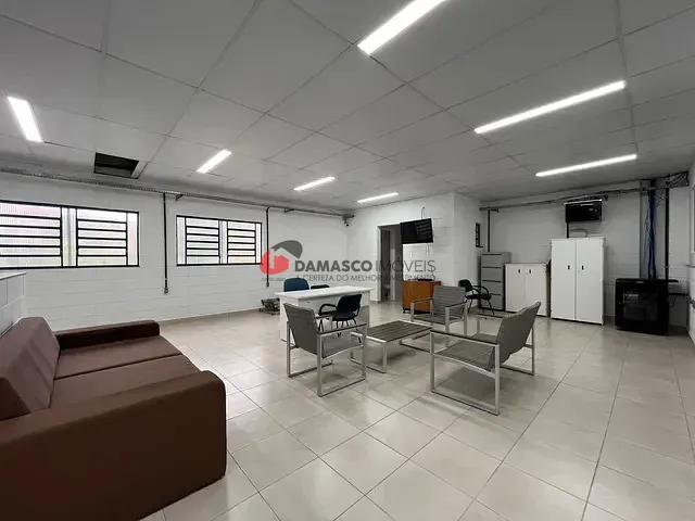 Galpão / Barracão com 556m², para alugar, no bairro Jardim Santo Antônio em Santo André