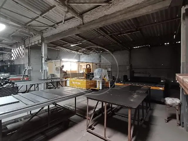 Galpão / Barracão com 2000m², para alugar, no bairro Jardim Casa Grande em São Paulo