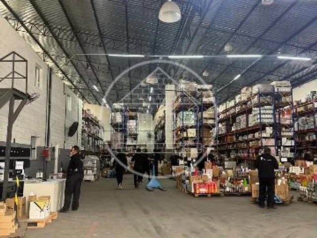 Galpão / Barracão com 1300m², para alugar, no bairro Jardim São Luís em São Paulo