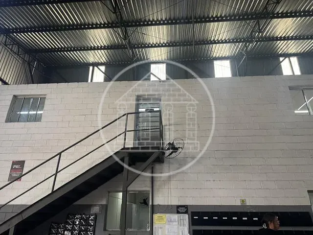 Galpão / Barracão com 1300m², para alugar, no bairro Jardim São Luís em São Paulo