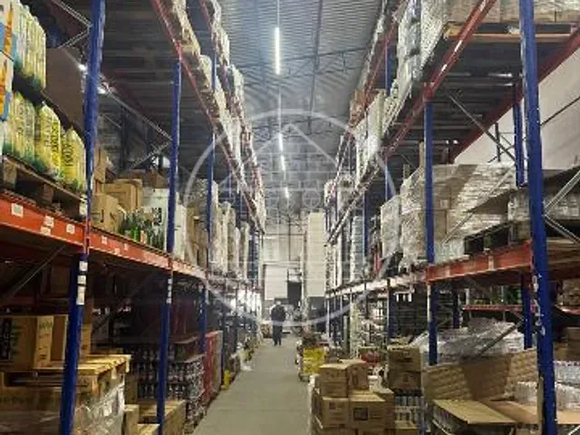 Galpão / Barracão com 1300m², para alugar, no bairro Jardim São Luís em São Paulo
