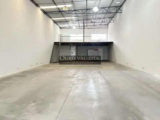 Galpão / Barracão com 576m², para alugar, no bairro Vila Fátima em São Paulo