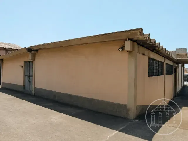 Galpão / Barracão com 1000m², à venda ou para alugar, no bairro Socorro em São Paulo