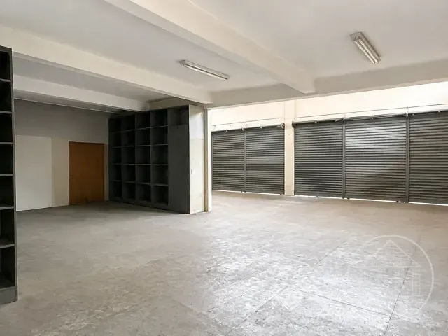 Galpão / Barracão com 1000m², à venda ou para alugar, no bairro Socorro em São Paulo