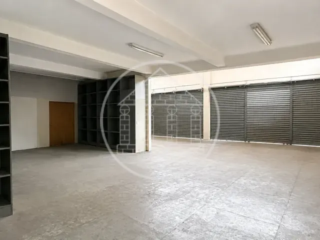 Galpão / Barracão com 1000m², à venda ou para alugar, no bairro Socorro em São Paulo