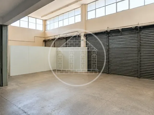 Galpão / Barracão com 1000m², à venda ou para alugar, no bairro Socorro em São Paulo