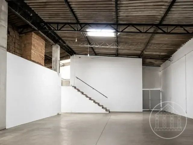 Galpão / Barracão com 2000m², à venda ou para alugar, no bairro Socorro em São Paulo