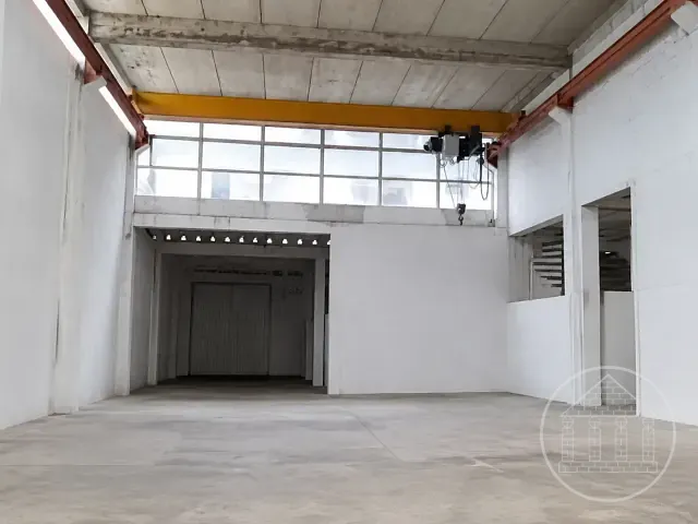 Galpão / Barracão com 2000m², à venda ou para alugar, no bairro Socorro em São Paulo